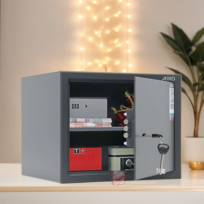 Сейф для дома и офиса AIKO T-280 KL ключевой замок интерьер фото СтеллажМастер Сейф для дома и офиса AIKO T-280 KL ключевой замок интерьер фото СтеллажМастер